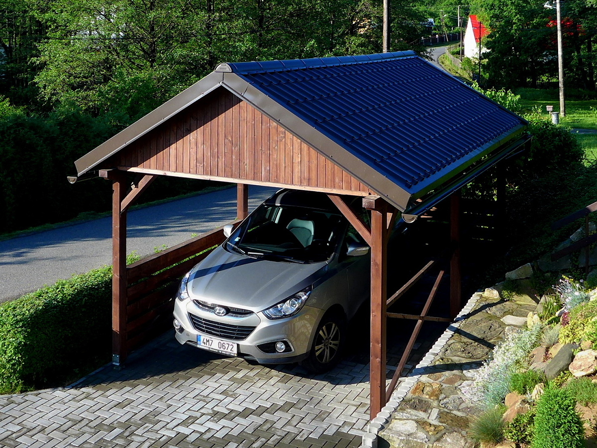 Garážové stání Sedlo 300x500 s plnými štíty